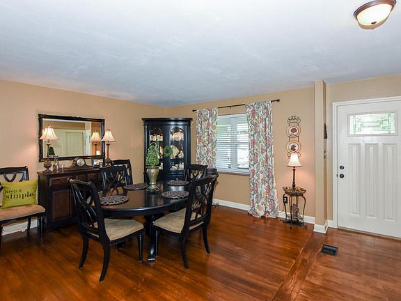 3rd image of 2837 Shady Ln