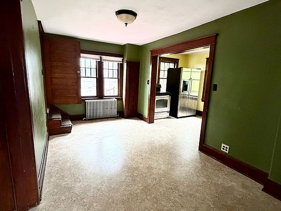 5th image of 307 E Main St