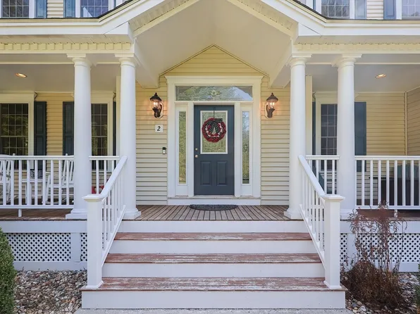 2 Wildflower Ln, Groton, MA 01450