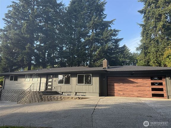 2nd image of 4515 Chrisella Road E
