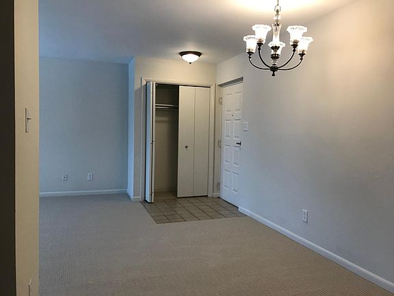 4th image of 200 Chapel Ct Unit 102