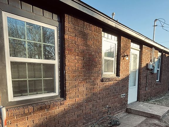 3rd image of 1136 SE 21st St