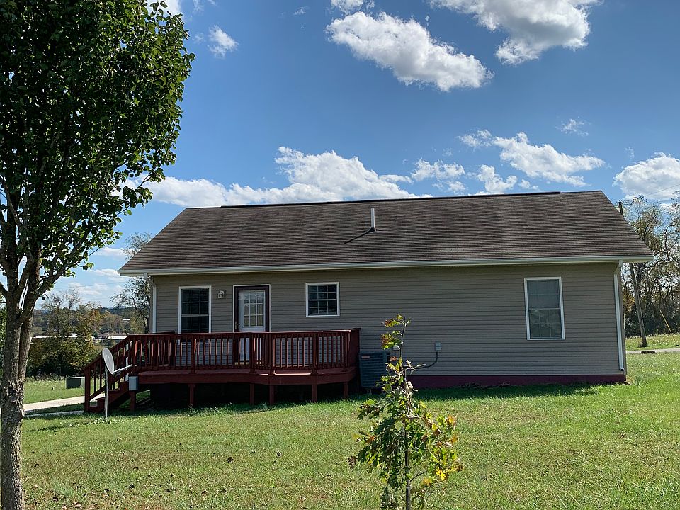 2nd image of 413 Jacobs Way