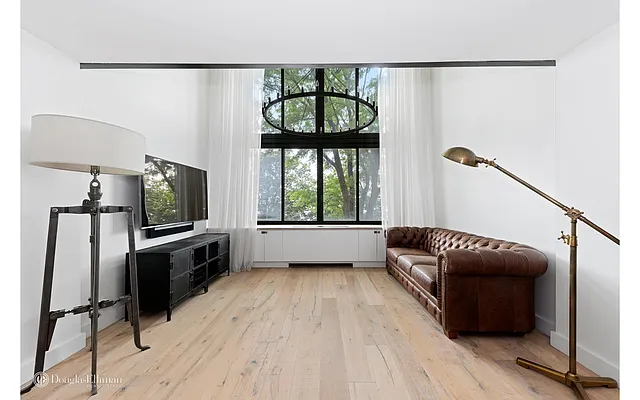 Sold by Douglas Elliman | media 22