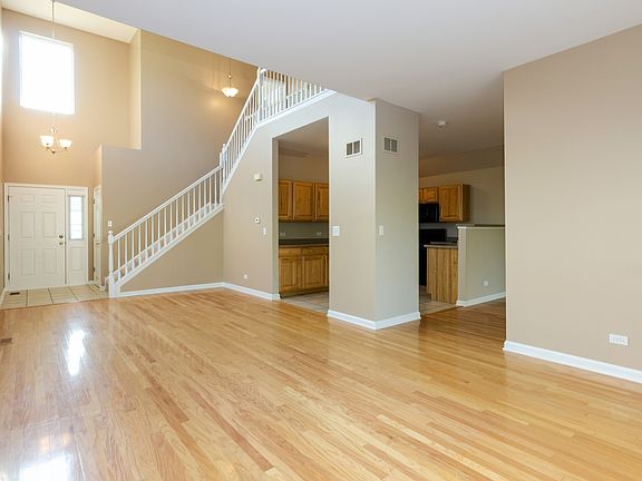 4th image of 3632 Roanoke Ave