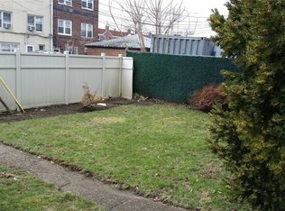 14408 68th Rd, Flushing, NY 11367