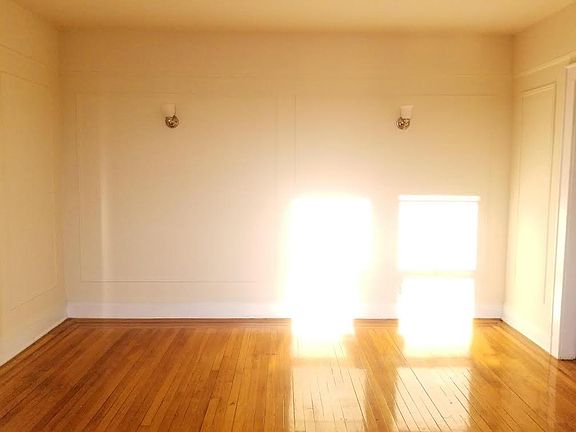 4th image of 94-40 210th St #4