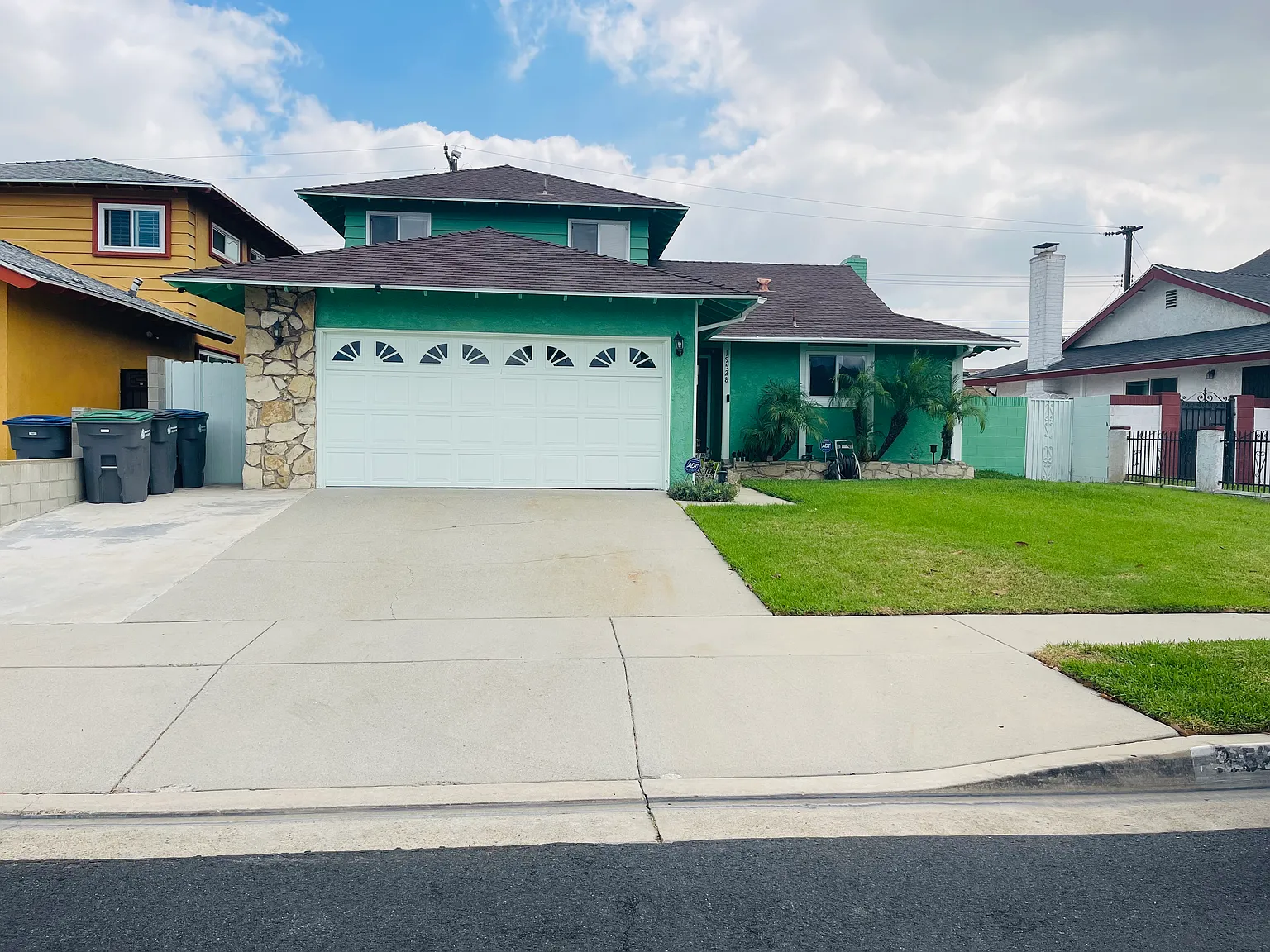 4 bed, 1813 sqft, $5,000 — Photo 1