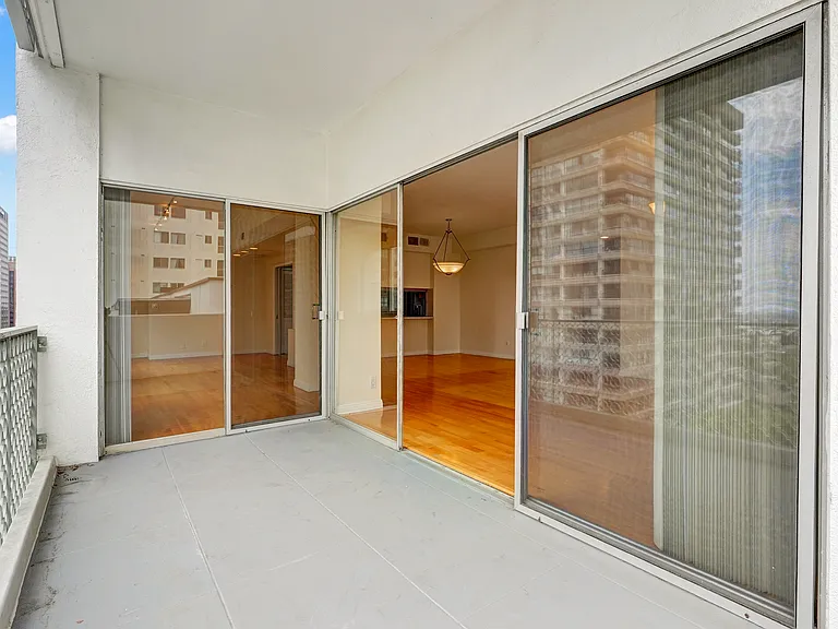 10787 Wilshire Blvd #802 — Photo 36