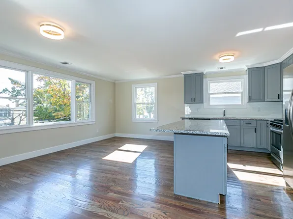 207 Nassau Blvd #B, Garden City, NY 11530