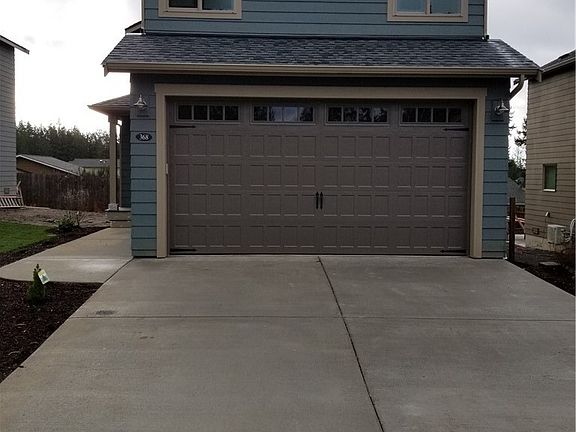 2nd image of 368 NE Ohenry Ct