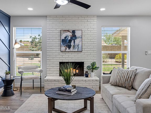 3rd image of 833 E Le Marche Avenue