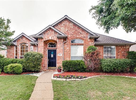 2nd image of 824 Pinnacle Cir