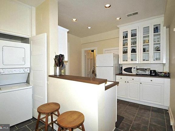 3rd image of 103 W 39th St Unit G1