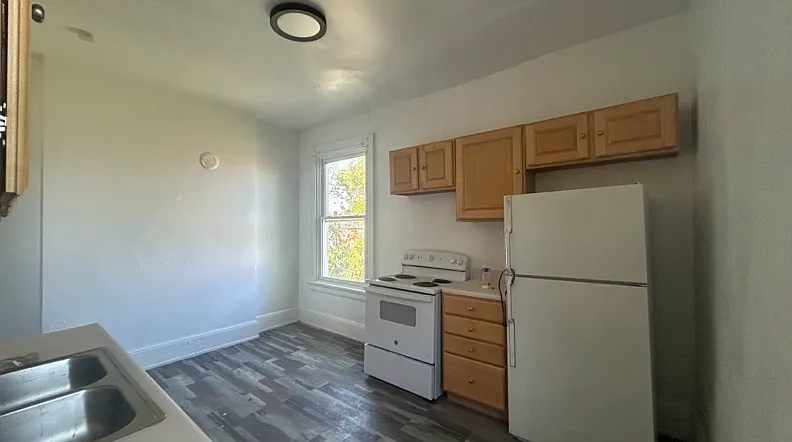 3 bed, 1800 sqft, $1,795 — Photo 2