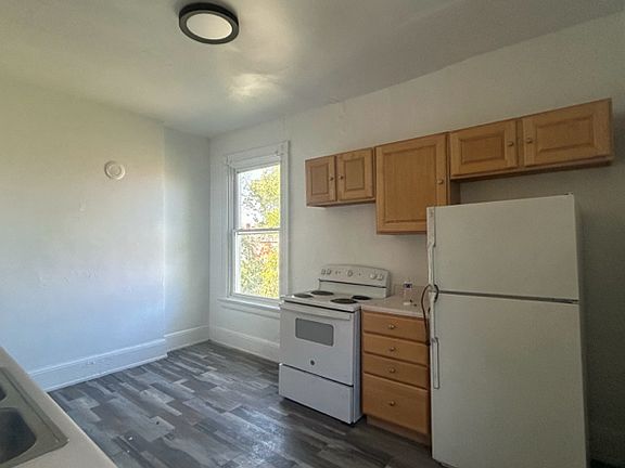 2nd image of 1734 Kinney Ave #3