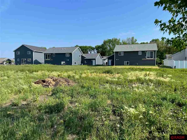 2009 Aster Ln, Mankato, MN 56001