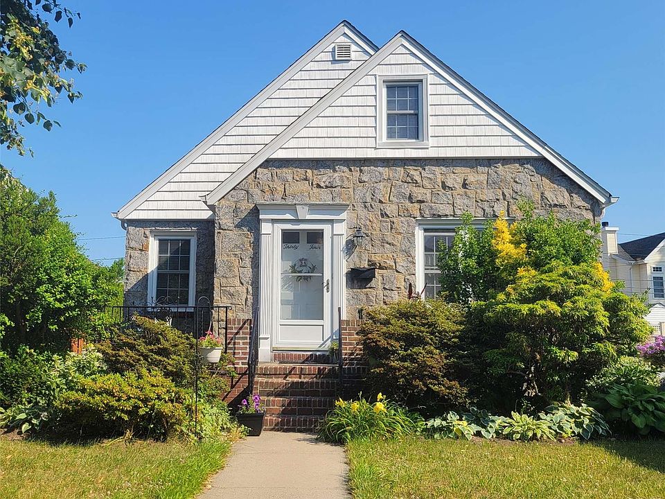 1st image of 34 Evergreen Lane