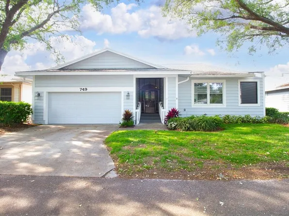 749 Caya Costa Ct NE, Saint Petersburg, FL 33702
