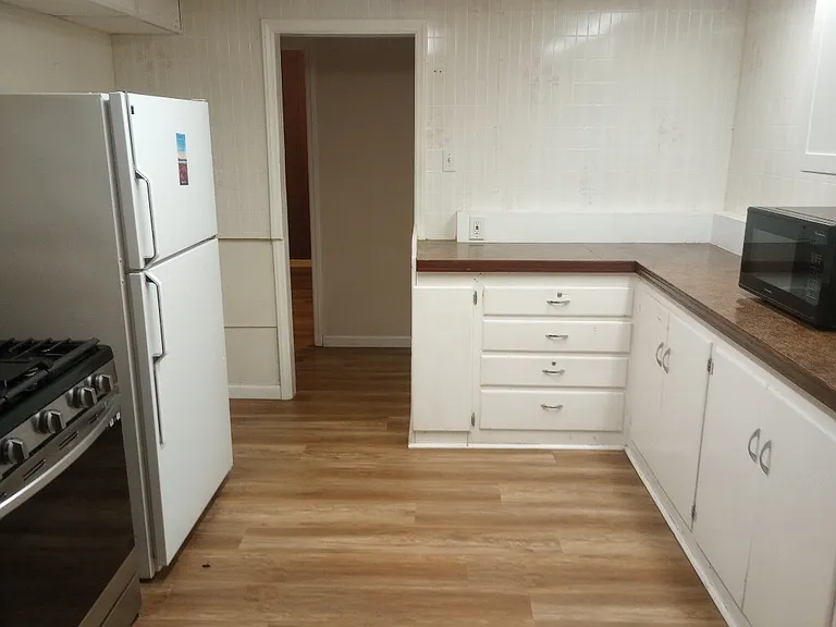706 W Lee Rd #1 — Photo 7