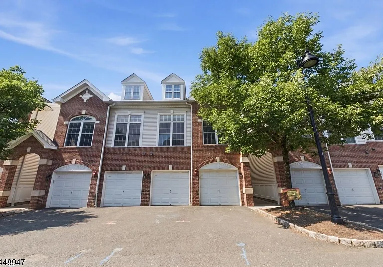 408 Donato Cir — Photo 2