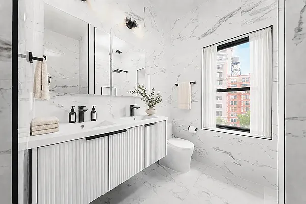 Bathroom, photo 1