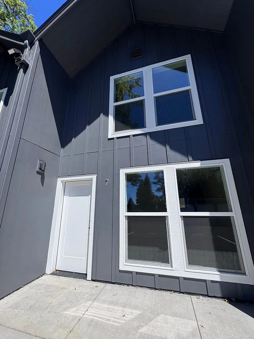 1st Months Rent Free! New Construction, Beautiful, Townhomes! 2 & 3 Bedrm Units Available — Photo 3