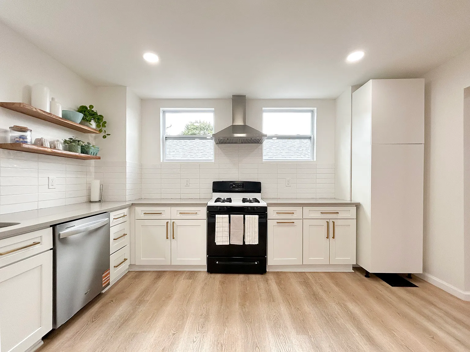 3 bed, 1402 sqft, $1,800 — Photo 3