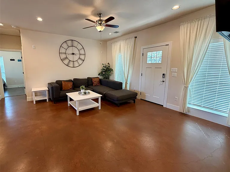 5503 Hi Line Rd — Photo 3