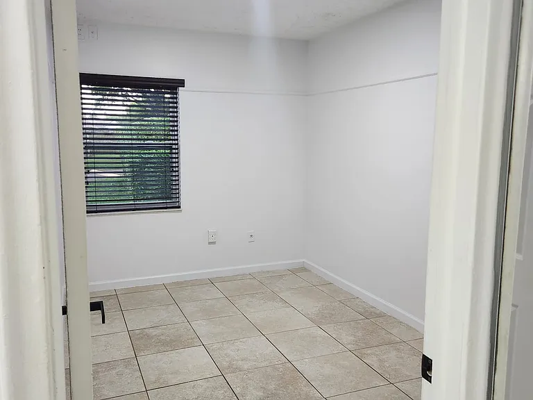 5113 SW 138 Avenue Cir — Photo 7