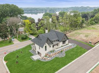 2706 Lakeview Ct, Little Canada, MN 55117