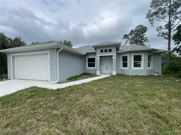 6124 Laurelwood Dr, Fort Myers, FL 33905