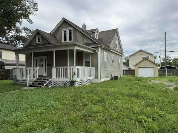 300 S 12th St, Salina, KS 67401