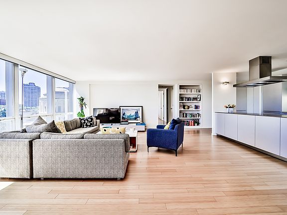 5th image of 330 W Diversey Pkwy APT 603-05