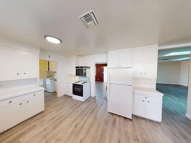 5704 Dorothy Dr — Photo 3