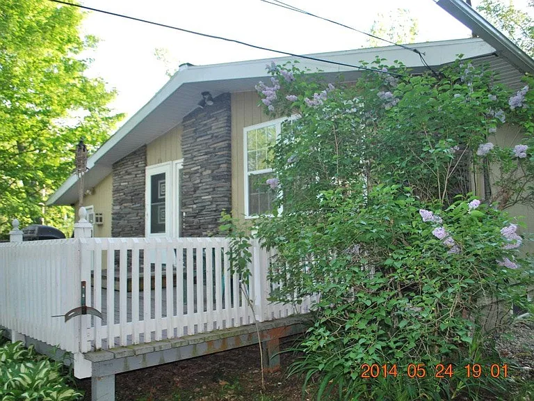 165 Daniels Rd — Photo 2