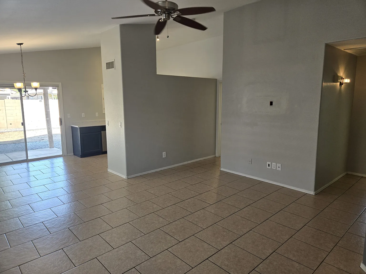 3 bed, 1107 sqft, $1,950 — Photo 4