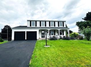 2 Glenburn Rd, Liverpool, NY 13090