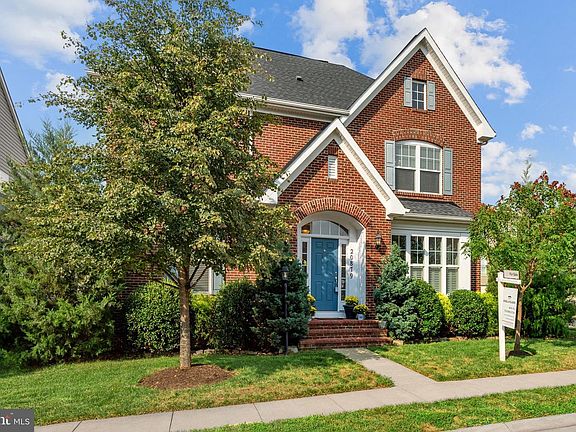 2nd image of 20879 Ashburn Heights Dr