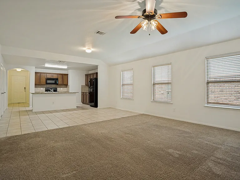 1106 Nickel St — Photo 8