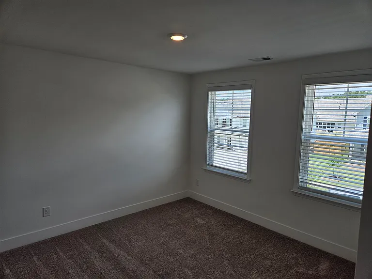 97 Andalusa Ct — Photo 40