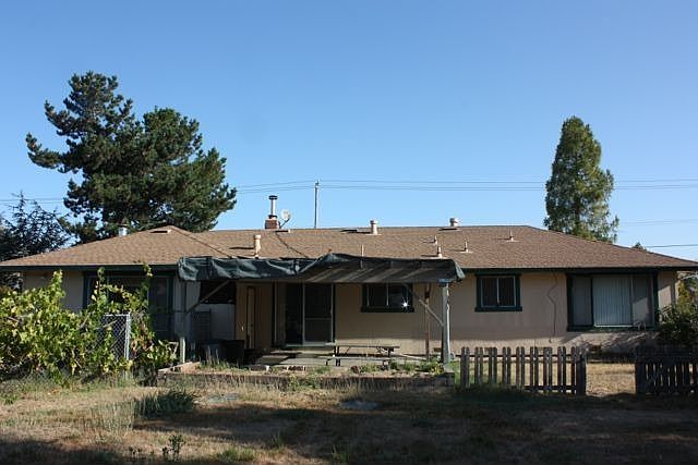 2nd image of 982 Scenic Ave