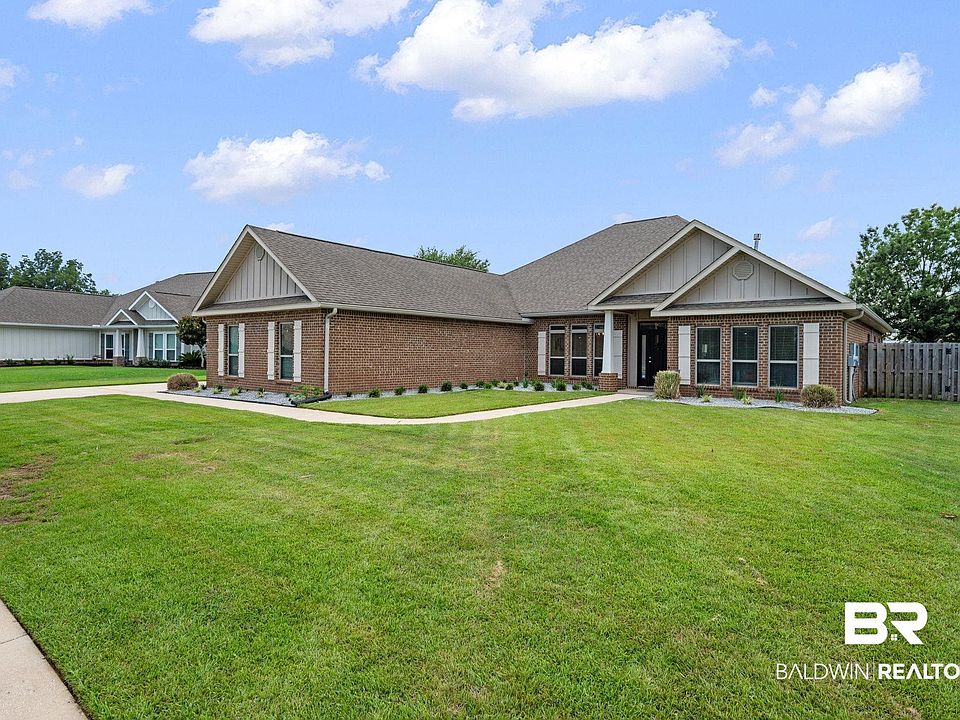 1st image of 24643 Chantilly Ln