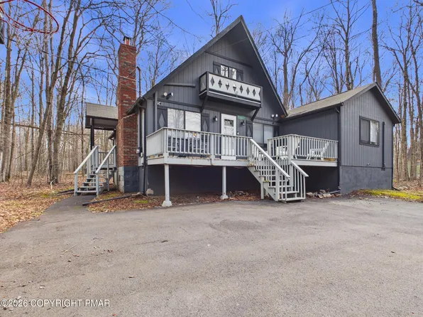 222 Croasdale Ct, Pocono Lake, PA 18347