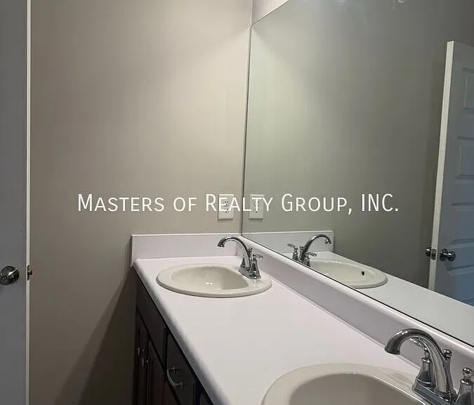 401 White Oak Cir — Photo 6