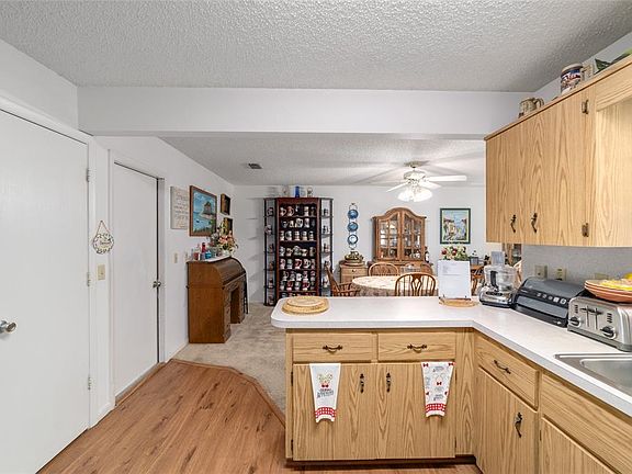 5th image of 9233 SW 83rd Ter Unit D