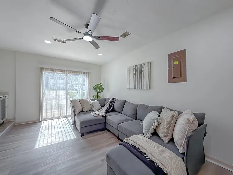 2059 Little River Ln — Photo 25