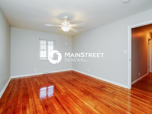 4th image of 9548 Brookside Dr