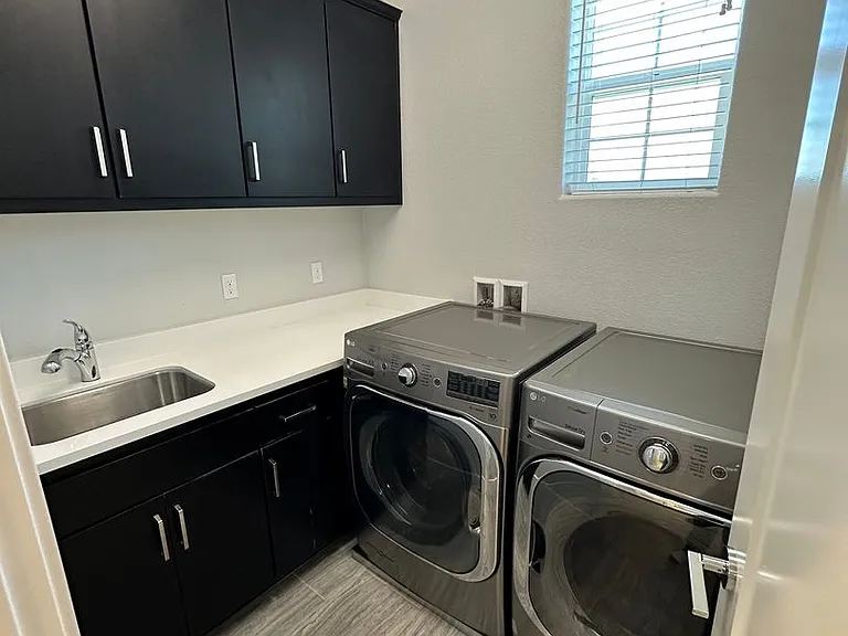 360 W Thurman Ave — Photo 28