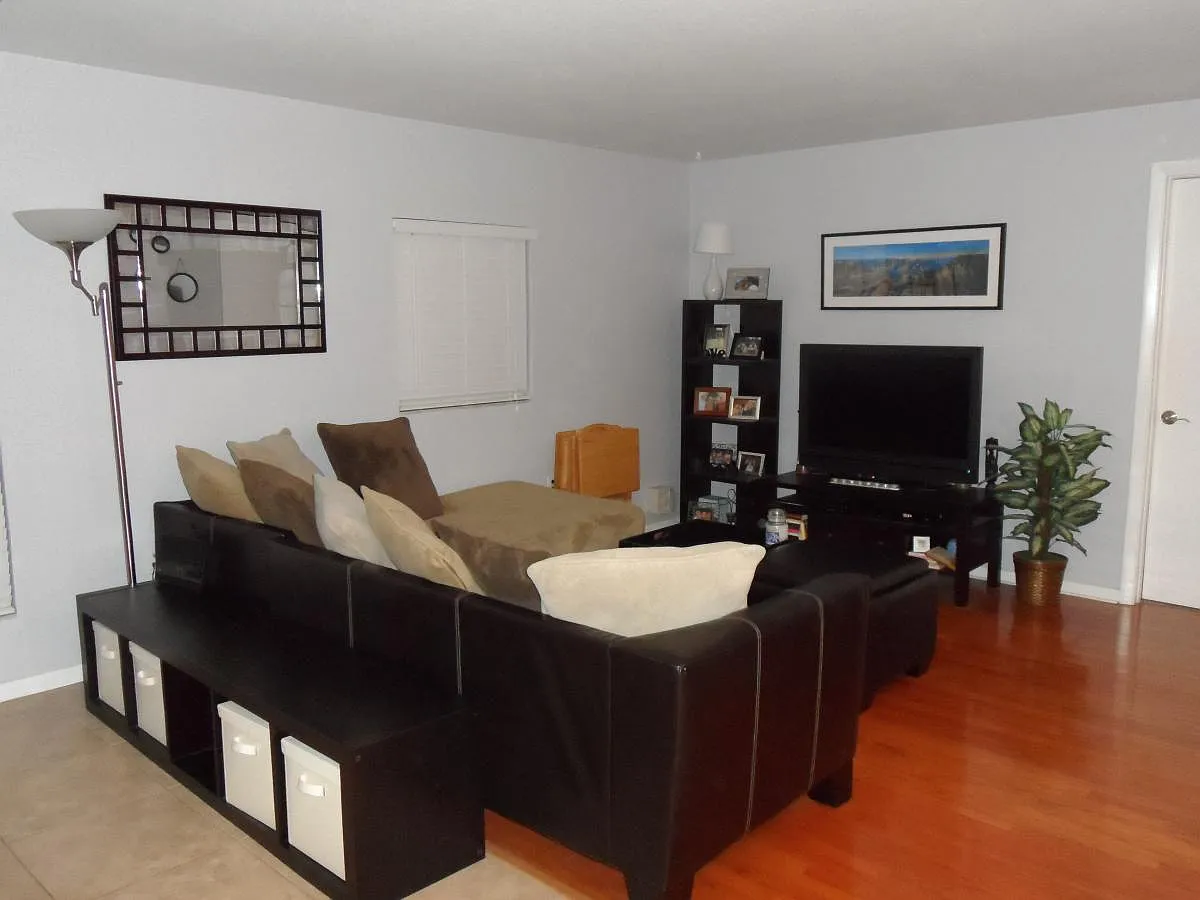 2 bed, 1.5 bath, 890 sqft, $2,200 — Photo 3